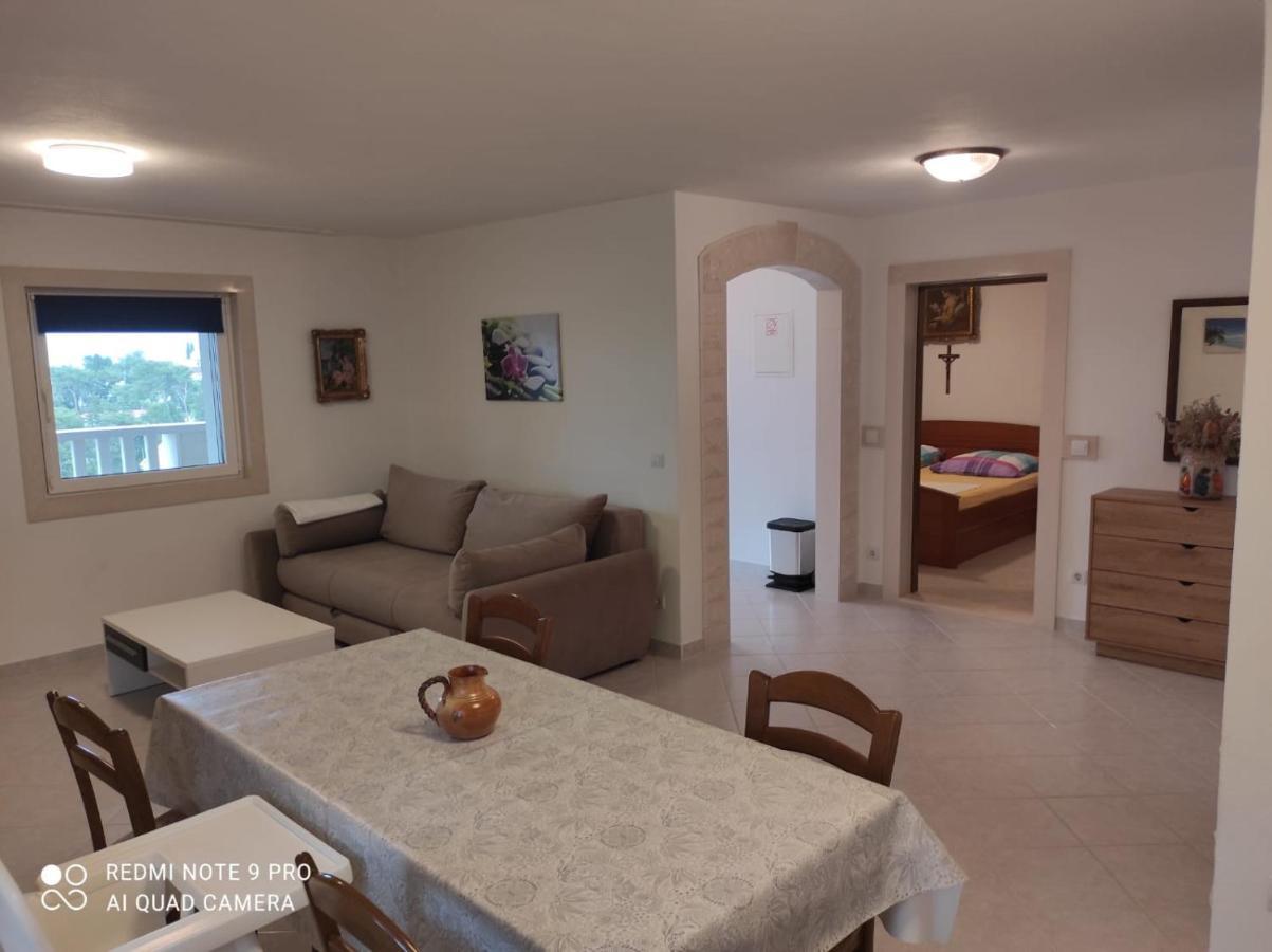 Apartments Marko Sutivan Insel Brac Exterior foto